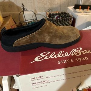 Women’s Eddie Bauer shoes size 10M color Camel   Brand new